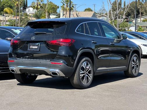 2025 Mercedes-Benz GLA 250 Base
