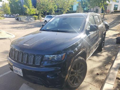 Diamond Black 2018 Jeep Grand Cherokee Altitude