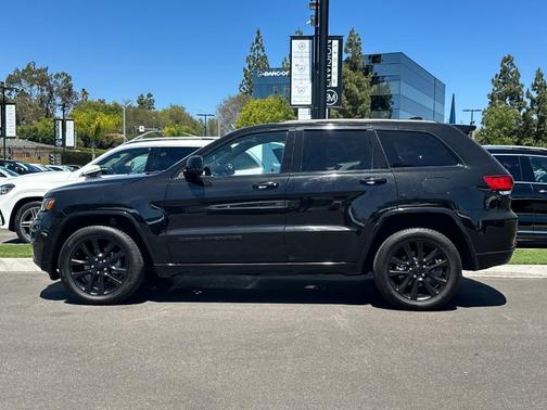 Diamond Black 2018 Jeep Grand Cherokee Altitude