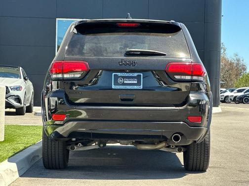 Diamond Black 2018 Jeep Grand Cherokee Altitude