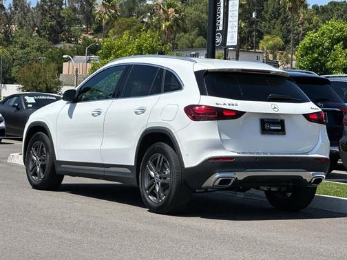 Polar White 2026 Mercedes-Benz GLA 250 Base 4MATIC
