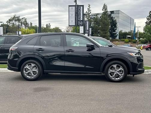 Crystal Black Pearl 2026 Honda HR-V LX