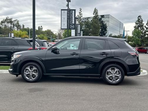 Crystal Black Pearl 2026 Honda HR-V LX