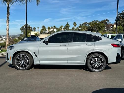 2023 BMW X4 xDrive30i