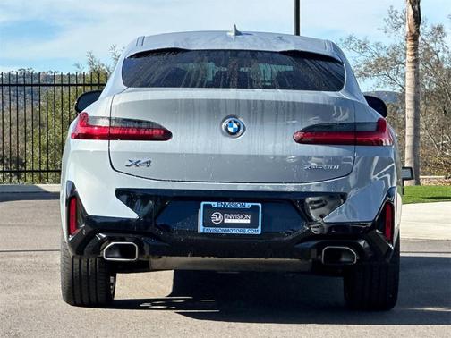 2023 BMW X4 xDrive30i