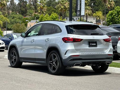 Iridium Silver Metallic 2022 Mercedes-Benz GLA 250 Base