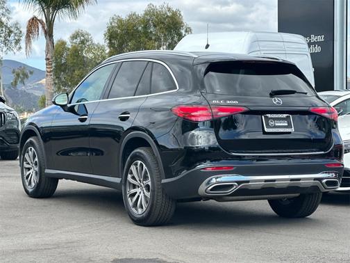 2025 Mercedes-Benz GLC 300 Base