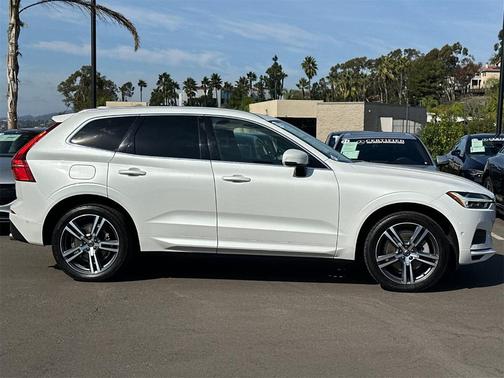 2018 Volvo XC60 T6 Momentum
