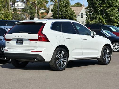 2018 Volvo XC60 T6 Momentum