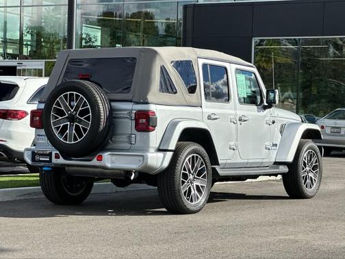2022 Jeep Wrangler Unlimited 4xe Sahara