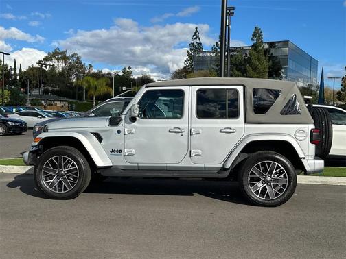 2022 Jeep Wrangler Unlimited 4xe Sahara
