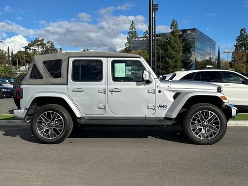 2022 Jeep Wrangler Unlimited 4xe Sahara
