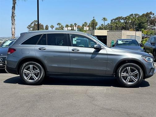 2021 Mercedes-Benz GLC 300