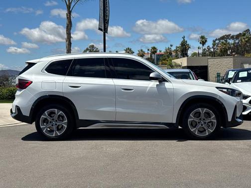 Mineral White Metallic 2023 BMW X1 xDrive28i
