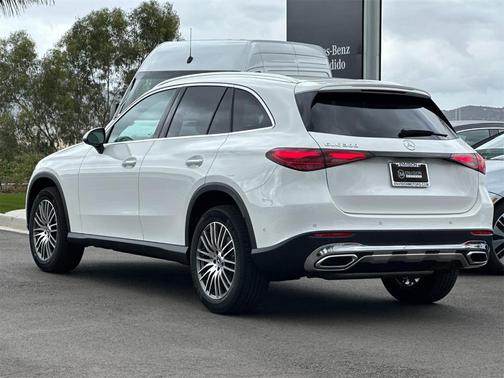 2026 Mercedes-Benz GLC 300 Base