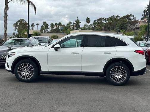 2026 Mercedes-Benz GLC 300 Base