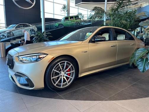 2025 Mercedes-Benz AMG S 63 E Base