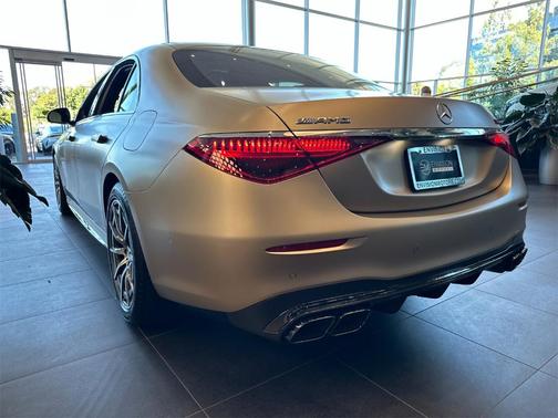2025 Mercedes-Benz AMG S 63 E Base