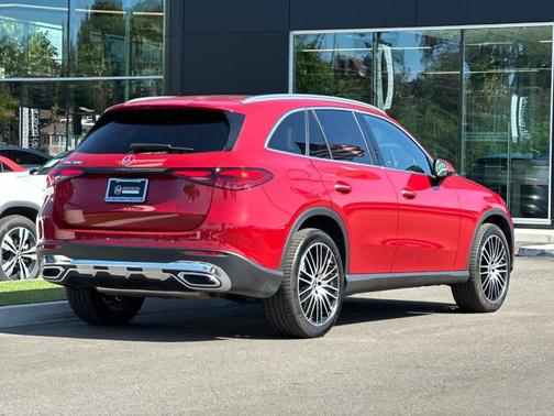 MANUFAKTUR Patagonia Red Metallic 2026 Mercedes-Benz GLC 300 Base