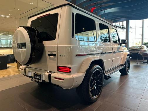 Moon 2026 Mercedes-Benz AMG G 63 Base