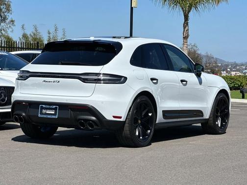 Carrara White Metallic 2025 Porsche Macan GTS