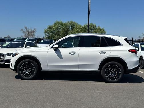 Polar White 2026 Mercedes-Benz GLC 300 Base