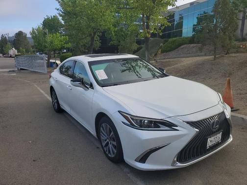 2021 Lexus ES 300h Base