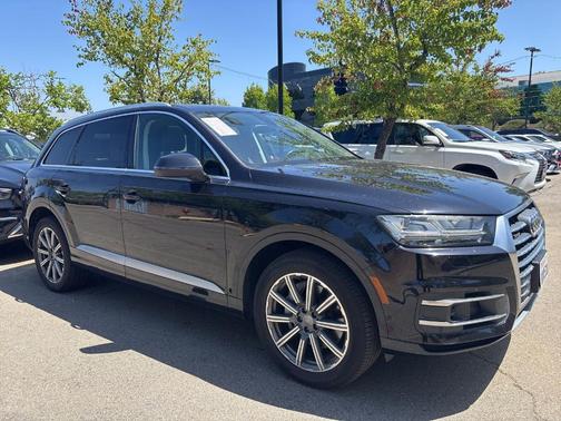 Orca Black Metallic 2019 Audi Q7 55 Prestige