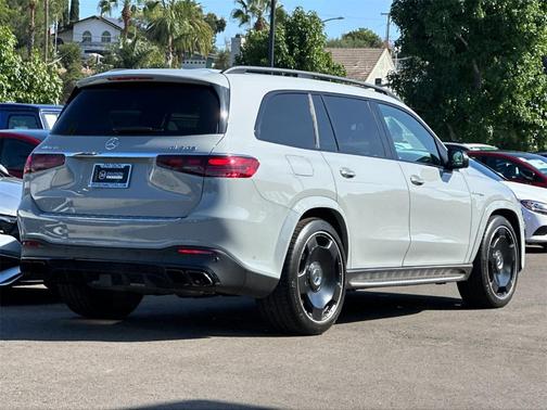2025 Mercedes-Benz AMG GLS 63 Base