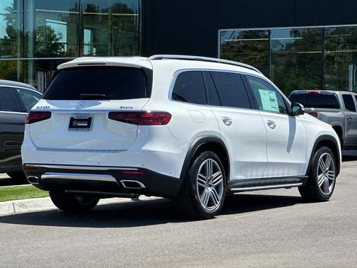 Polar White 2026 Mercedes-Benz GLS 450 4MATIC