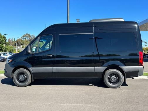 2026 Mercedes-Benz Sprinter 2500 144 WB Standard Roof Passenger