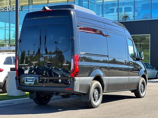 2026 Mercedes-Benz Sprinter 2500 144 WB Standard Roof Passenger