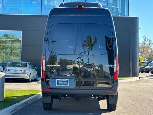 2026 Mercedes-Benz Sprinter 2500 144 WB Standard Roof Passenger