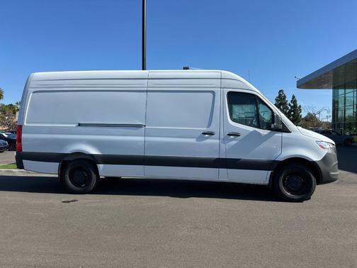 2026 Mercedes-Benz Sprinter 2500 High Roof