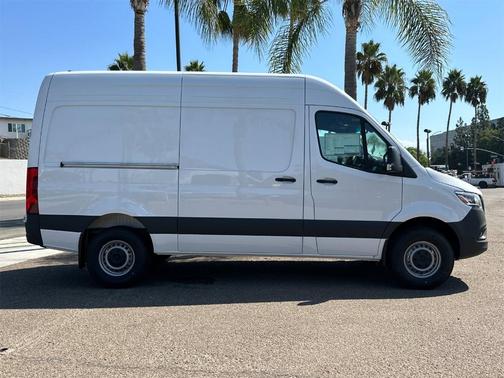 2025 Mercedes-Benz Sprinter 2500 Standard Roof