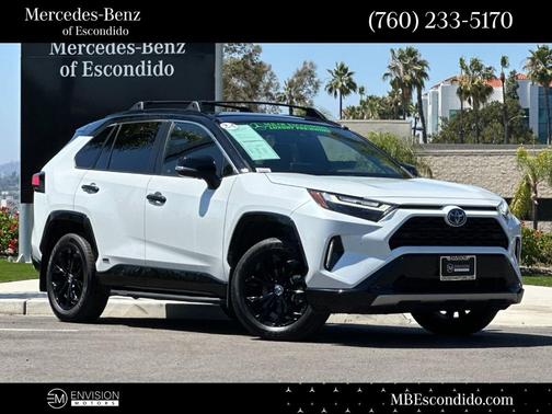 Wind Chill Pearl / Midnight Black Metallic 2024 Toyota RAV4 Hybrid XSE