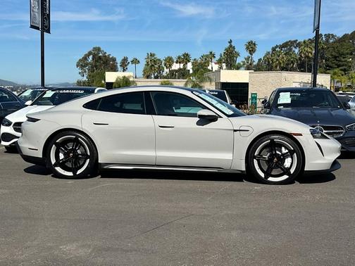 2022 Porsche Taycan Base