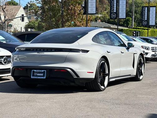 2022 Porsche Taycan Base