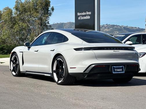 2022 Porsche Taycan Base