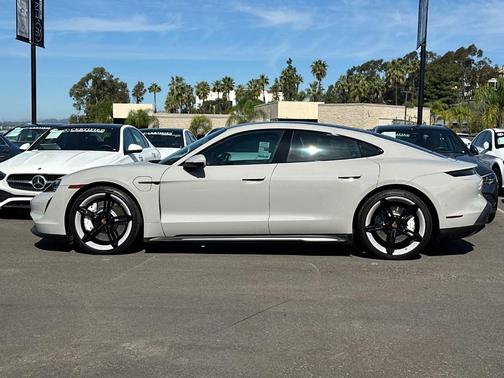 2022 Porsche Taycan Base