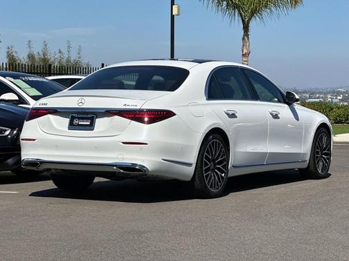 MANUFAKTUR Moonlight White Metallic 2024 Mercedes-Benz S-Class S 580 4MATIC