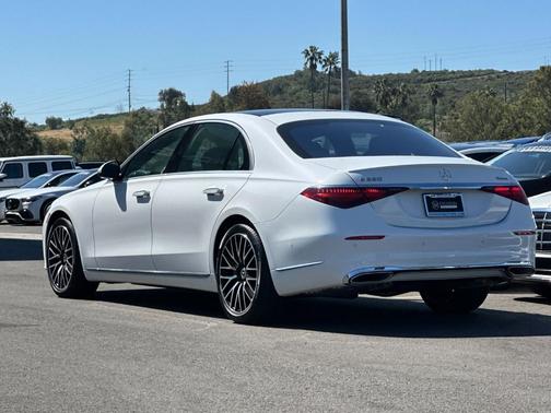 MANUFAKTUR Moonlight White Metallic 2024 Mercedes-Benz S-Class S 580 4MATIC