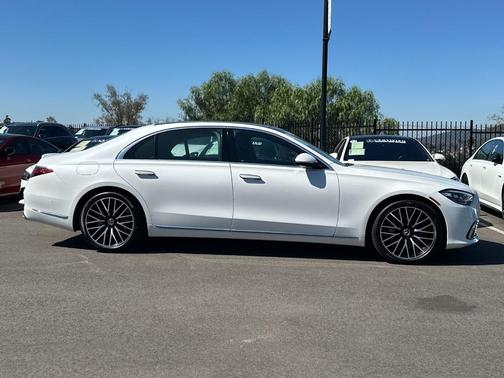 MANUFAKTUR Moonlight White Metallic 2024 Mercedes-Benz S-Class S 580 4MATIC