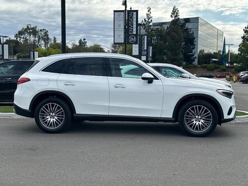 Polar White 2026 Mercedes-Benz GLC 300 Base 4MATIC