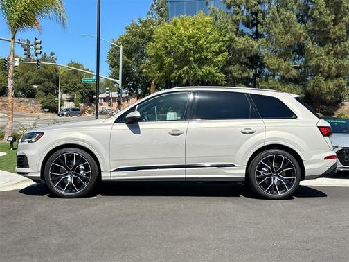 2023 Audi Q7 55 Prestige