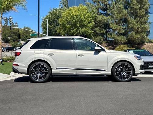 2023 Audi Q7 55 Prestige