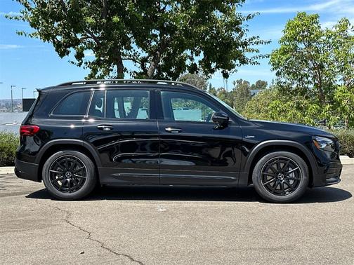 2025 Mercedes-Benz AMG GLB 35 Base