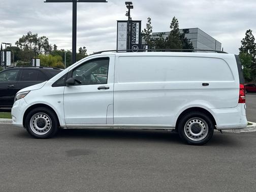 2022 Mercedes-Benz Metris Base