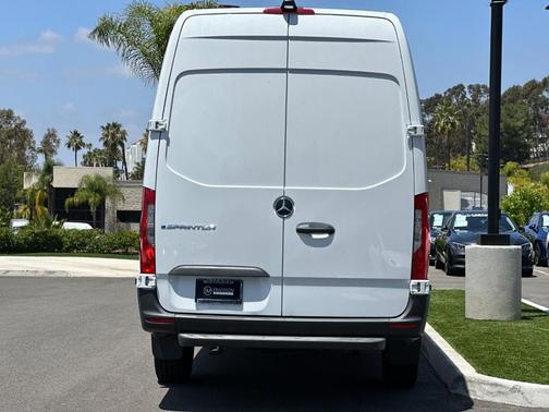 Arctic White 2025 Mercedes-Benz eSprinter 2500 170 WB High Roof Cargo