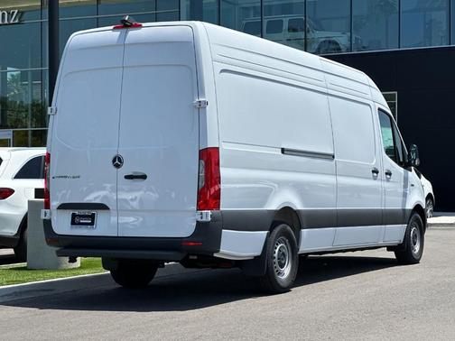 Arctic White 2025 Mercedes-Benz eSprinter 2500 170 WB High Roof Cargo